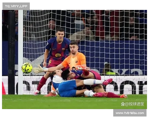 巴萨训练重点演练定位球,德比战或成破局关键 巴萨训练重点演练定位球,德比战或成破局关键