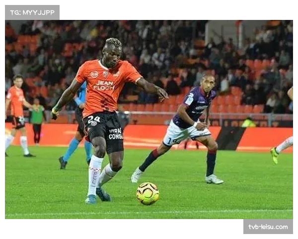 里昂2-2战平尼斯，双方最后十分钟连入两球